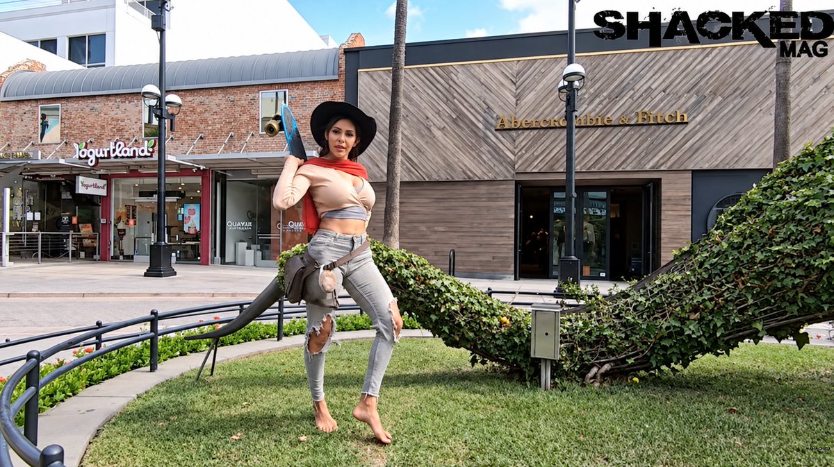 DaisyTheHealer's tweet photo. Interview with Shacked Magazine.....Lindsay Davis for Santa Monica City Council!!!! Vote On Or Before November 3rd! 
https://t.co/UAwbTzf7nw https://t.co/7z7MQpMHkG