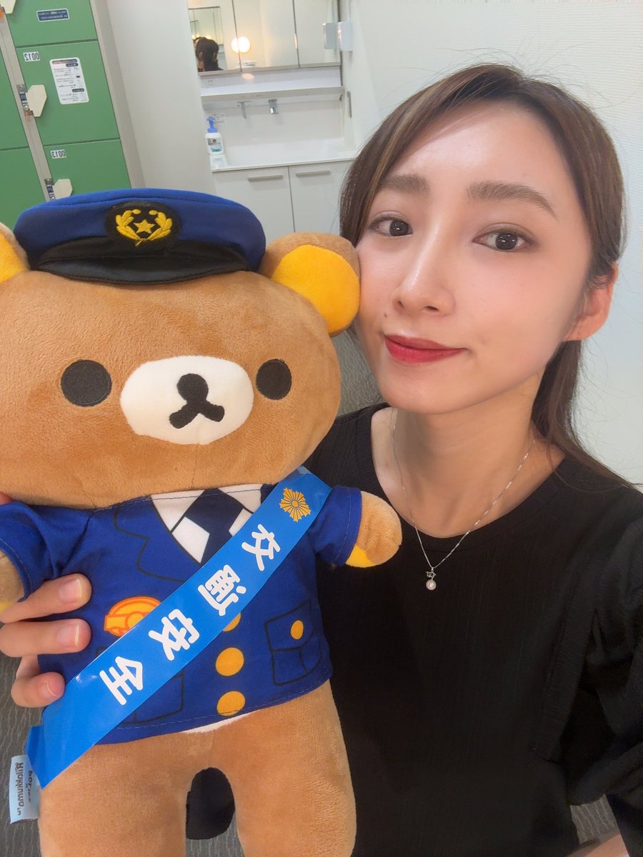 sayo_shami's tweet photo. 昨年お世話になった駒込警察署一日署長のご縁で、今日は文京シビックセンターにて、交通安全コンサート🎵

終演後、帰りのタクシー待ちの間にもたくさん声を掛けてくださり🚖ありがとうございました✨✨ https://t.co/BiqJgpBPBZ