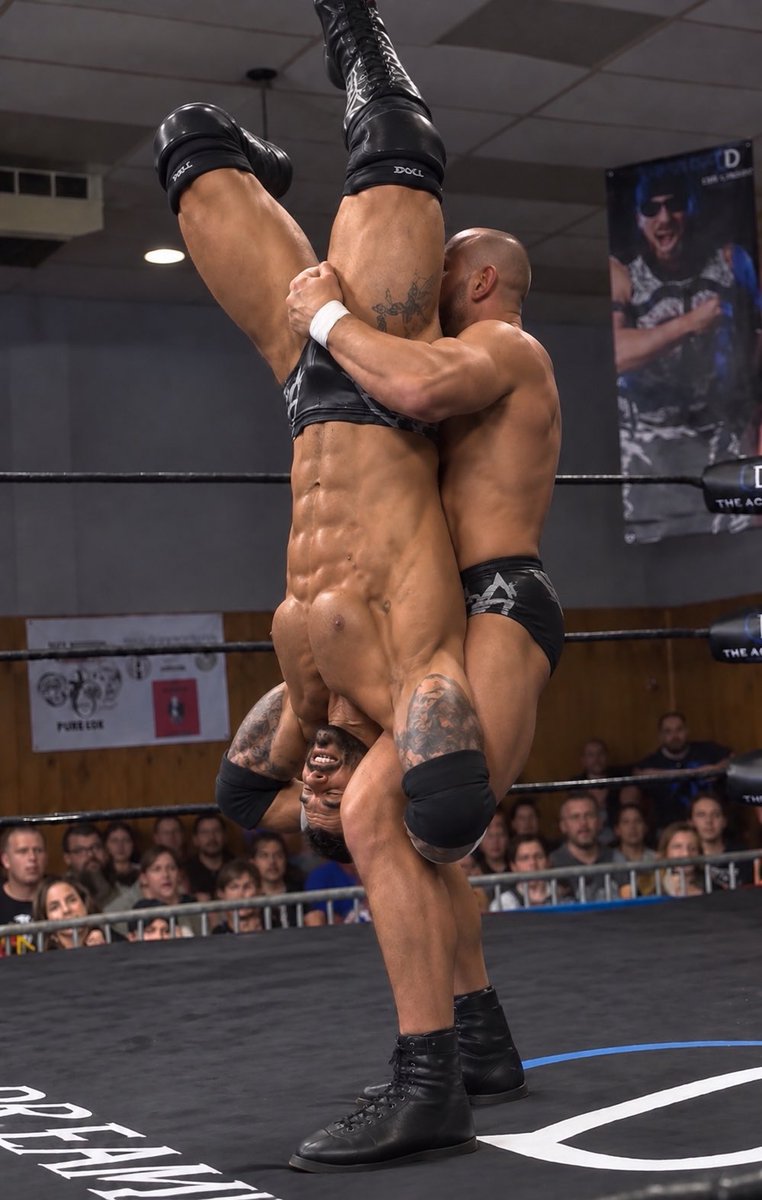 Mavericktp47's tweet photo. Tony hammer got piledriver 😢
#piledriver #wrestling #jobber https://t.co/J9K2xnrqY0