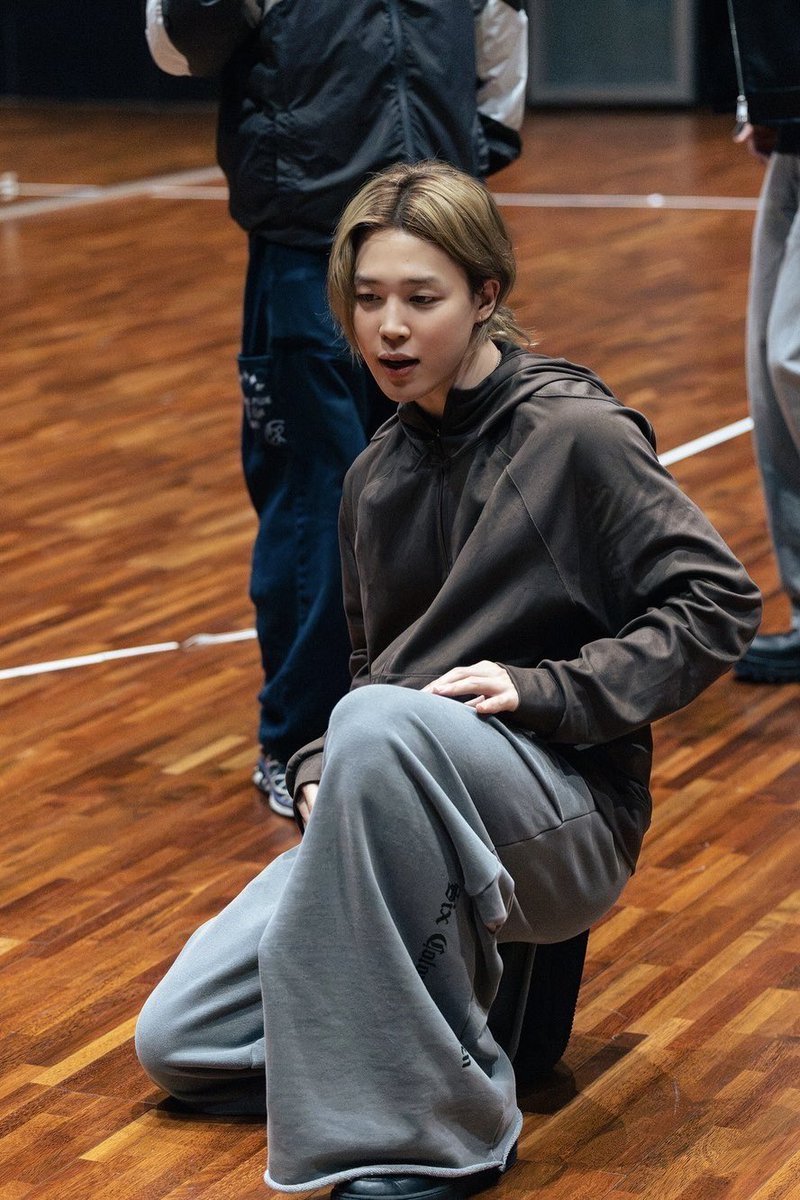 jiminbeakie's tweet photo. HE——— https://t.co/T7HSVC3N0F