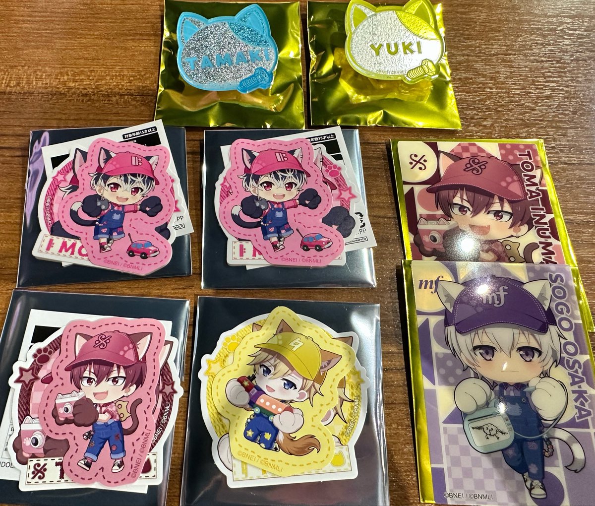 RiN_agame's tweet photo. 【交換/譲渡】アイドリッシュセブン アイナナ ナンジャタウン ナンジャ

(譲)画像参照

(求)
ネームバッジ：天
クリアカード：一織2、天
ステッカー：一織、三月、陸、天、悠
ダイカットクリアカード：天
ビジュアルカード：天

都内手渡し希望。2点～郵送可。
↓続く https://t.co/iRtv54pcUh
