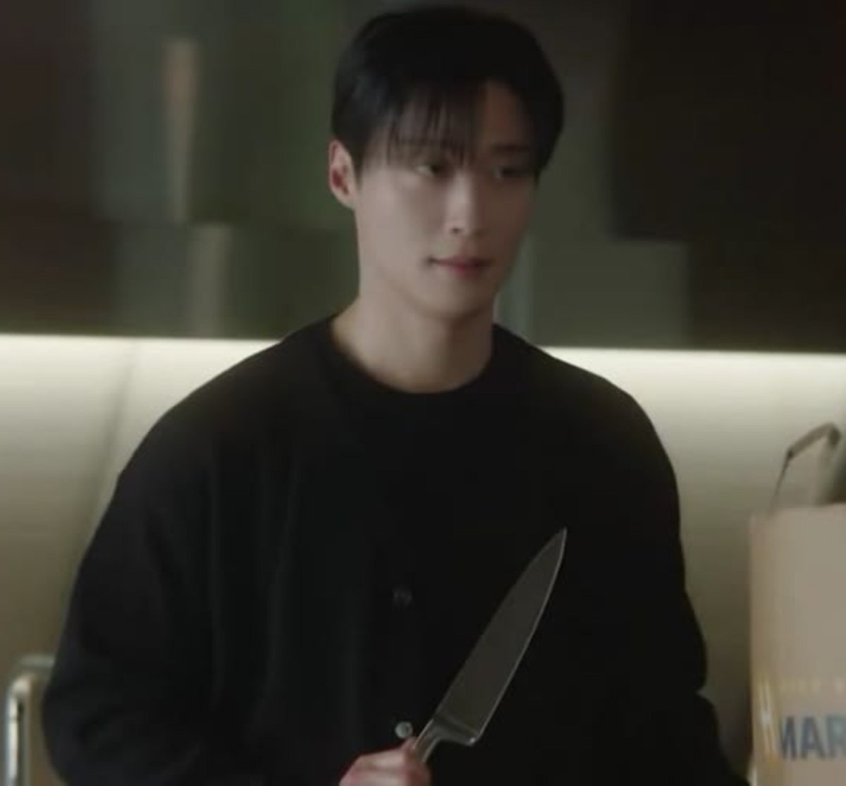 forhnjun's tweet photo. 1 person might be tasteless but 7.3k..??? are yall high or cannot get away from the typical "flower boy" phenotype 🤨 https://t.co/ykFVjU0gAV
