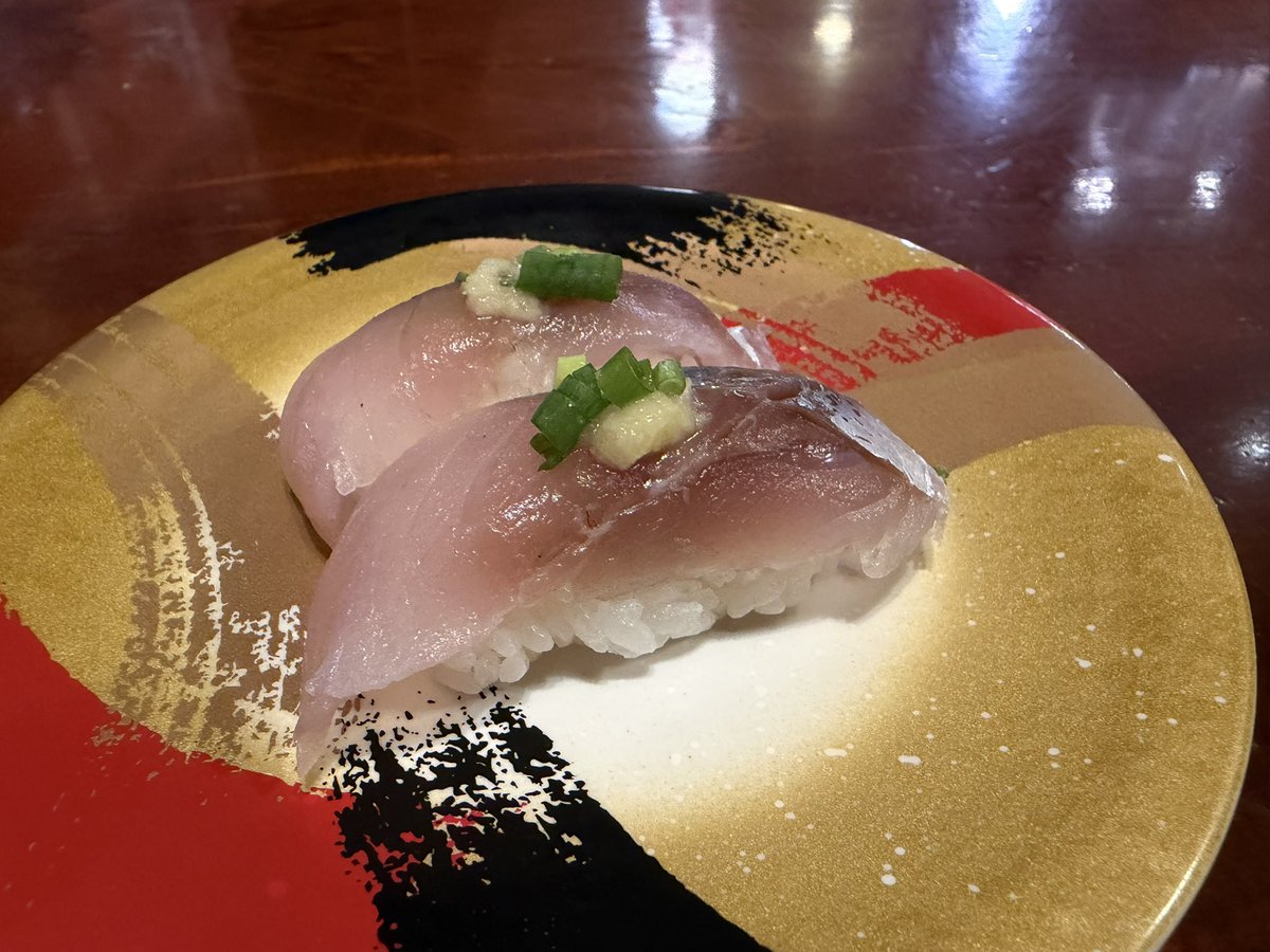 ishikawa_S0906's tweet photo. ④4日目

一寸亭本店
廻るすし道楽 浦佐店

帰路

一寸亭はリピートしたい！ソースカツ丼も美味かった。 https://t.co/yuV9Cdb5MZ