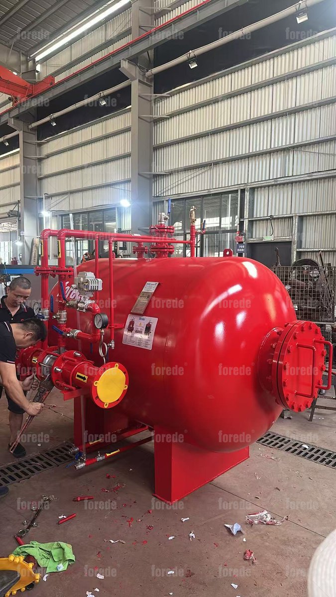 FireequipmentV's tweet photo. forede Foam Bladder Tank
Our website:
https://t.co/mKX6398JTP
E-mail: sales3@forede.com
#foamtank #fire #manufacturer #foamsystem #foam #fyp #test #fireequipment #fireaccessories #firefighting #manufacturer #foambalddertank https://t.co/iOs9K5Q5At