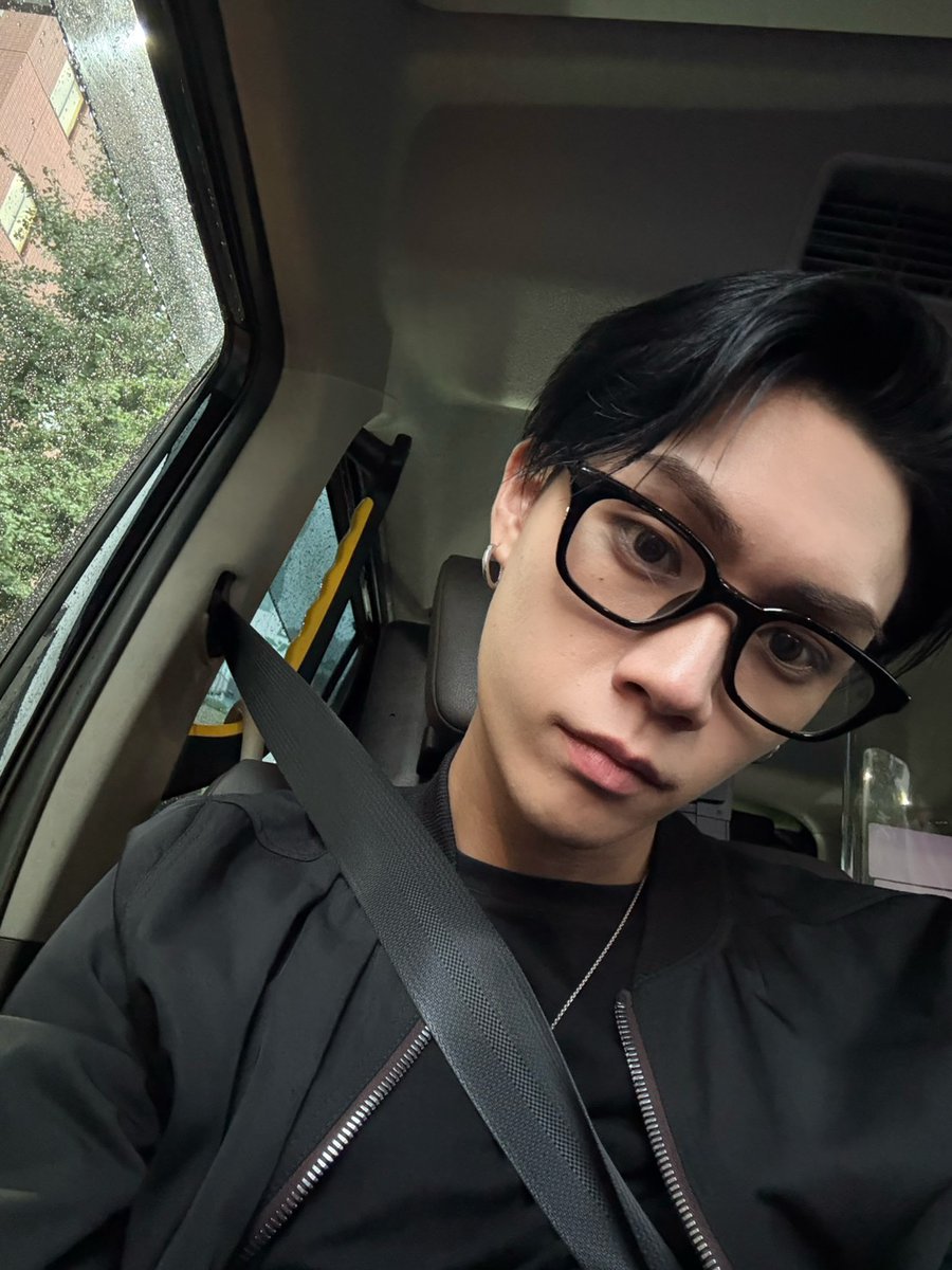 tjbb_'s tweet photo. 最近は雨が多いですね☂️

晴れるために僕は引きこもろうかな。

晴れ男晴れ女の皆さん、
力貸してください💦

#YUHI

#TJBB #THEJETBOYBANGERZ https://t.co/TWTE5Cv3q4