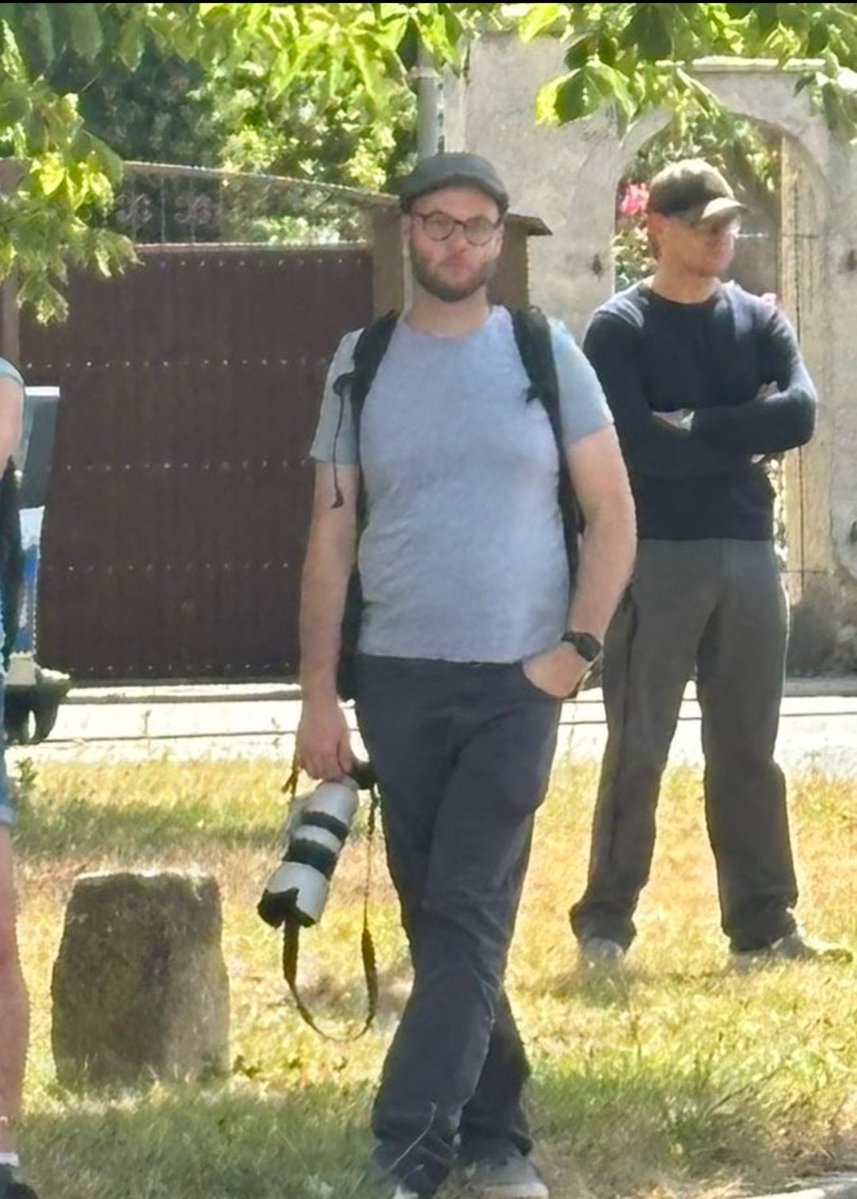 Sulaika1111's tweet photo. Darf #Antifa so sexy sein?
Ich frage für Tim Dreyer, ehemaliger Die Linke Direktkandidat zur hessischen Landtagswahl im Wahlkreis 52 - Darmstadt-Dieburg II, der auf der Trauerwache #Frankfurt Menschen fotografiert und später zur Hetzjagd im Internet freigegeben hat. https://t.co/icihIEdRbc