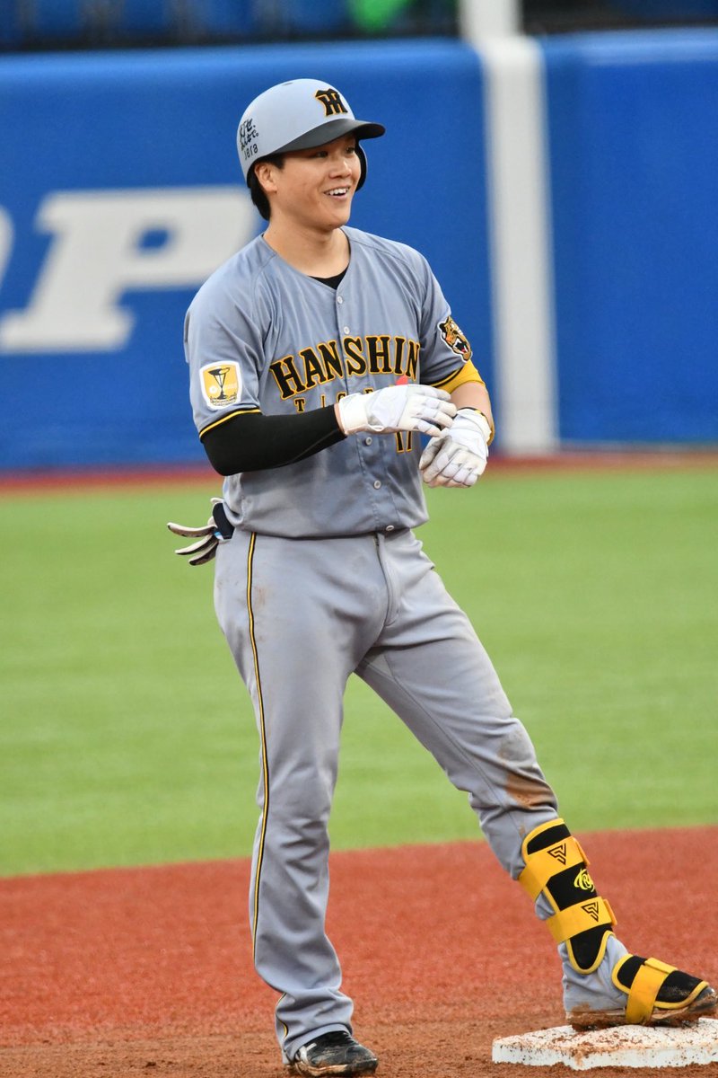 ____kuma_t4's tweet photo. 2026.9.23 神宮球場

寅威さん😭😭😭😭

 #伏見寅威
#阪神タイガース #hanshin #hanshintigers https://t.co/8pPGdynrAO