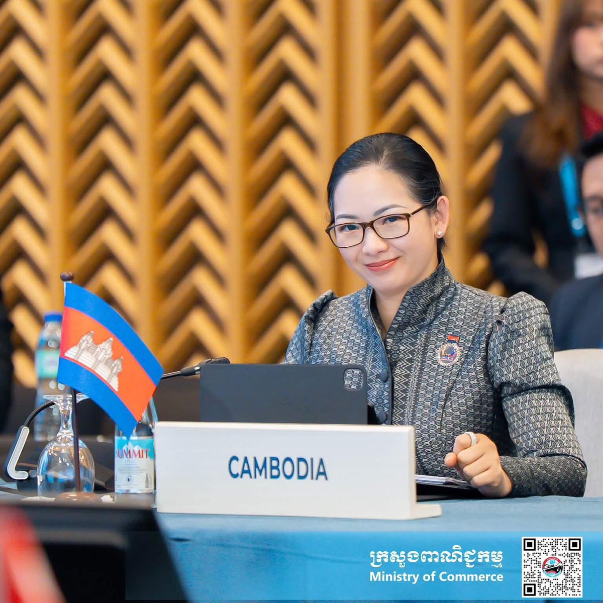 MoCCambodia's tweet photo. Her Excellency CHAM Nimul, Minister of Commerce and Cambodia’s ASEAN Economic Minister, led the Cambodian delegation in attending the 5th RCEP Ministers’ Meeting, held on the sidelines of the 58th ASEAN Economic Ministers’ Meeting….
👉 Read more: https://t.co/jRMbFQzMlK https://t.co/i5PEpR23zG