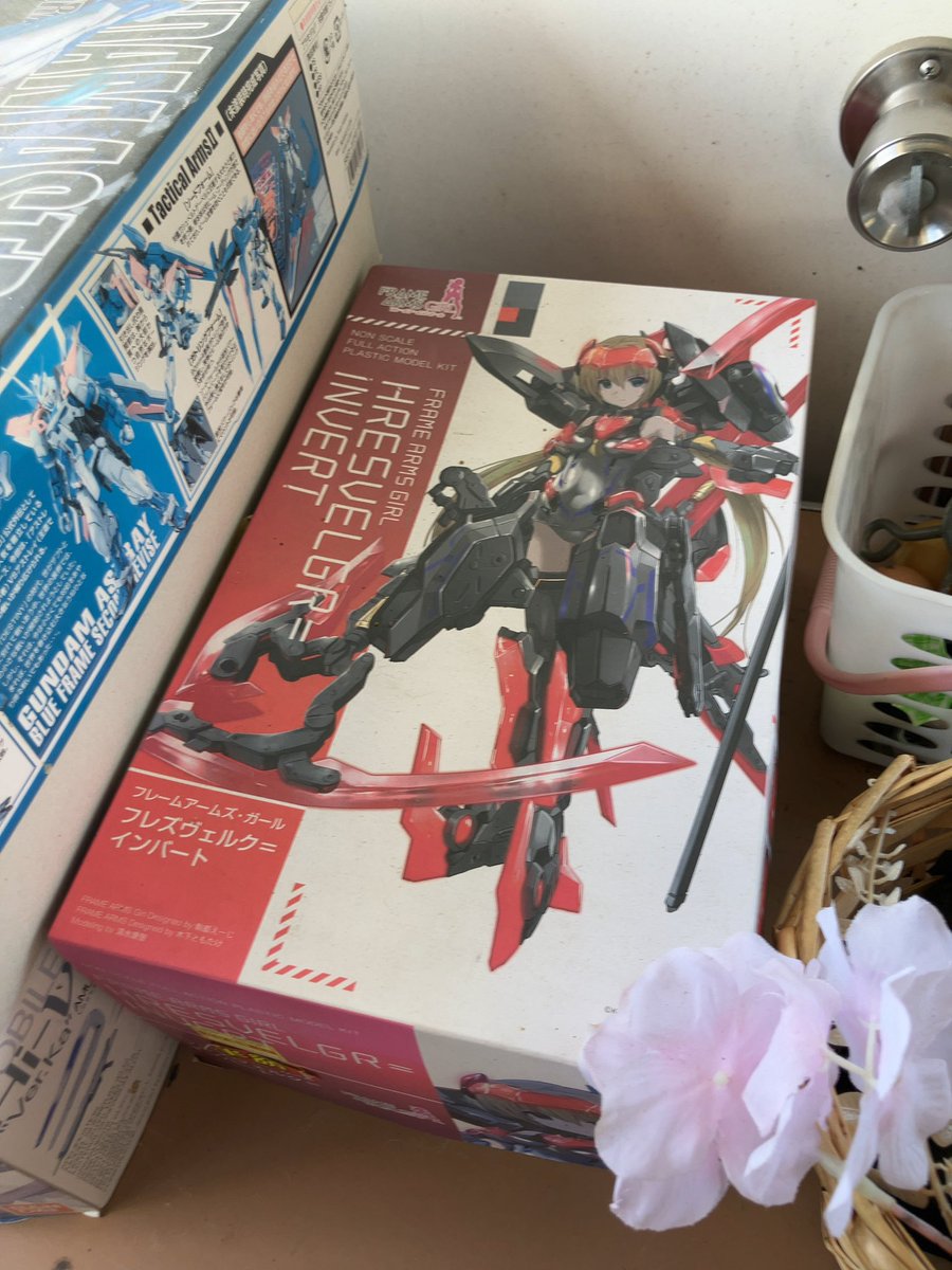 anti_element's tweet photo. りんご園に行ったらフレームアームズ・ガールが売ってた

しかも半額

そしてディスプレイにパトレイバーとビルドが

りんご狩りよりこっちが記憶に残った https://t.co/yIkPv4zsMh