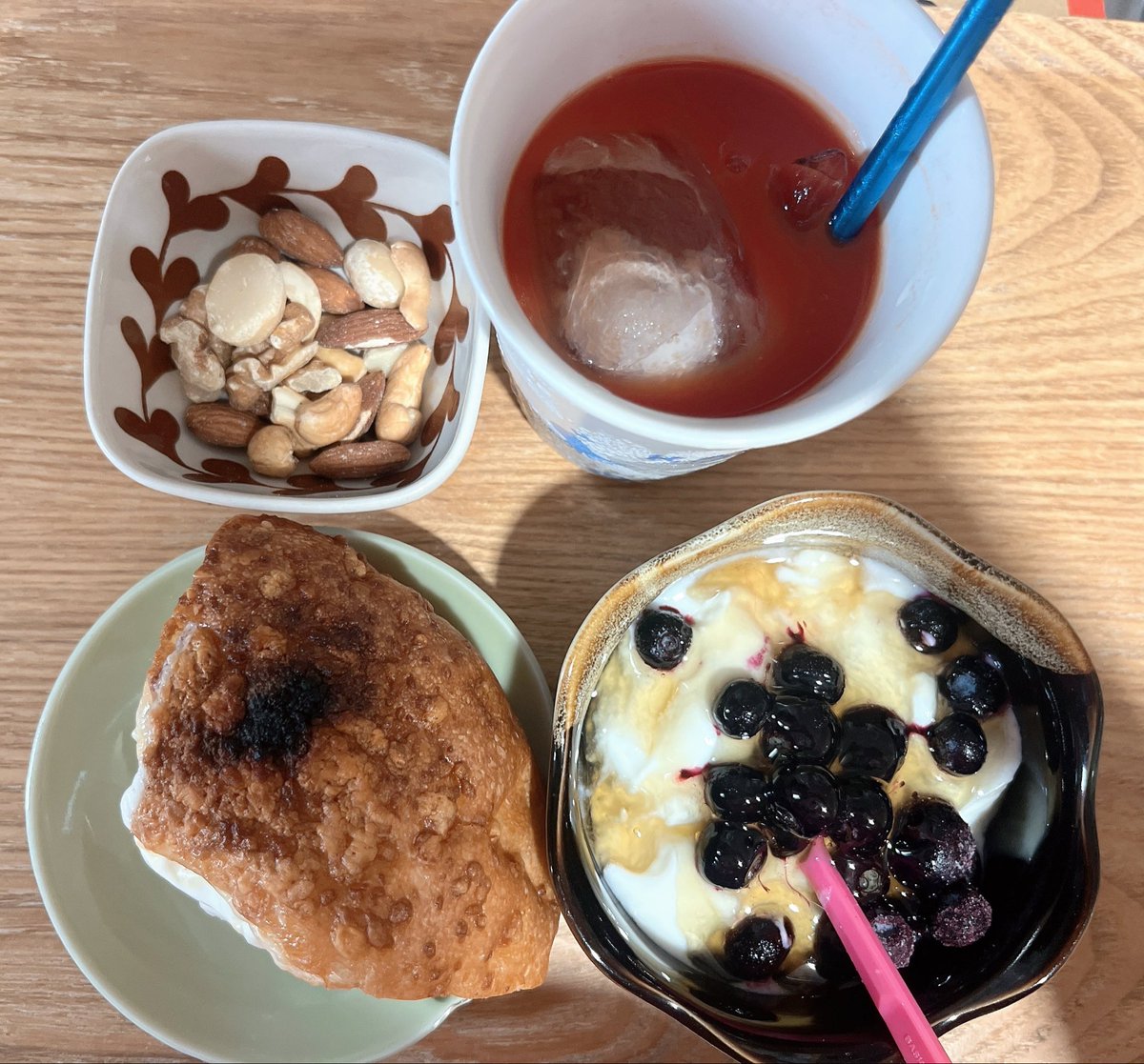 ongyaaaaa31's tweet photo. 最近のご飯たち。
似たようなのばっかだけど
キノコクリームオムライスは上手に出来た💛子供たちからも高評価だった🥹 https://t.co/DwWosbYkhh