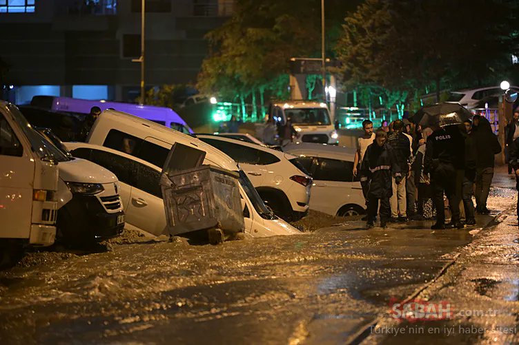 eminpazarci's tweet photo. Türkiye'nin Başkenti...
Adına "Ankara, Ankara güzel Ankara" şarkıları yapılan yer...
Hali ise içler acısı!
Koca şehir her yağmurda bunları yaşarken, seçtiği Belediye Başkanı Mansur Yavaş ise Cumhurbaşkanlığı hesapları içinde.
"Yaşa Başkan" diye bağıranlar da cabası. https://t.co/9VQiTVg7Iz