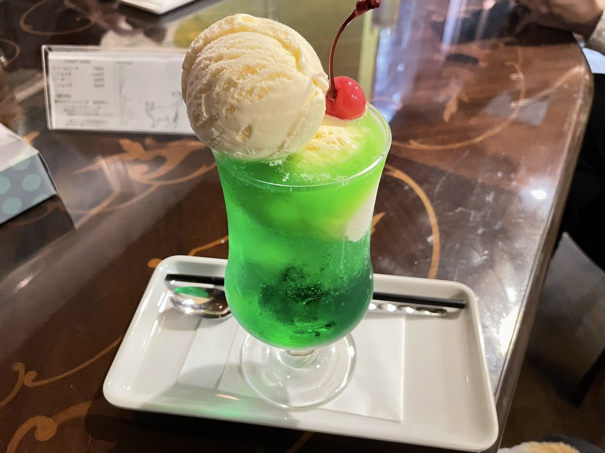 megane_beam's tweet photo. ライムの樹さんでクリームソーダをいただきました。 https://t.co/CBqYNqvd78