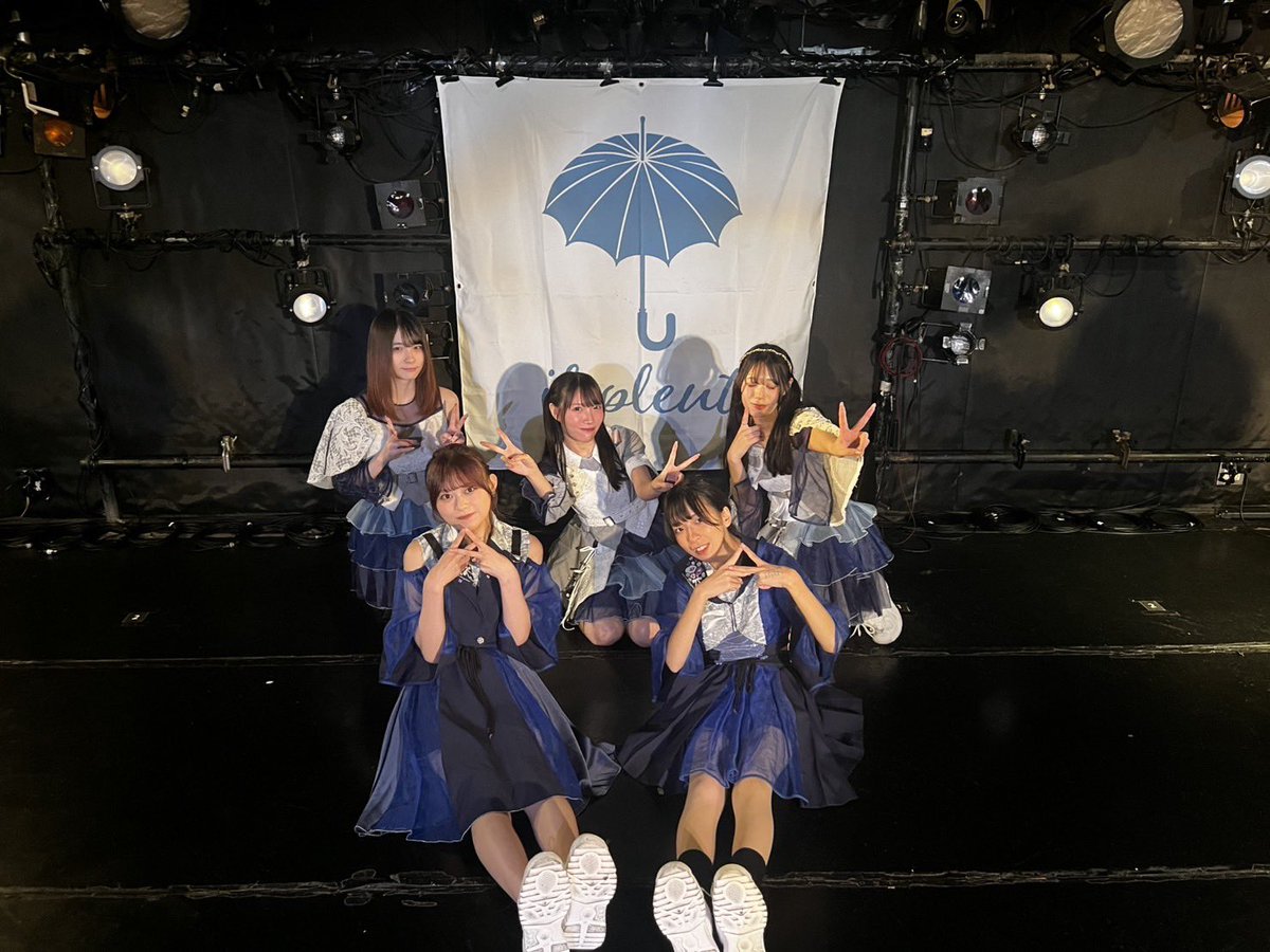 ilpleut_idol's tweet photo. ☔️☔️☔️☔️☔️☔️☔️☔️☔️
THANK YOU !

il pleut pre.
「雨宿り-DAY-」
CLUB251
☔️☔️☔️☔️☔️☔️☔️☔️☔️

本日この後NIGHT公演もお待ちしてます！
 #イルプル https://t.co/m3ySUL6Dwa