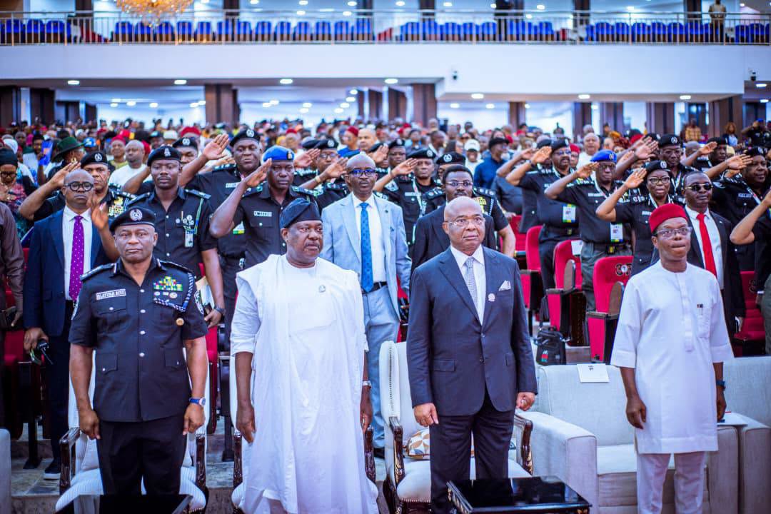 ARISEtv's tweet photo. President Tinubu urges local government chairmen to prevent thuggery, intimidation and violence while protecting citizens’ right to freely choose leaders. https://t.co/YJdpWrkE8K https://t.co/FjPKo9W2DG