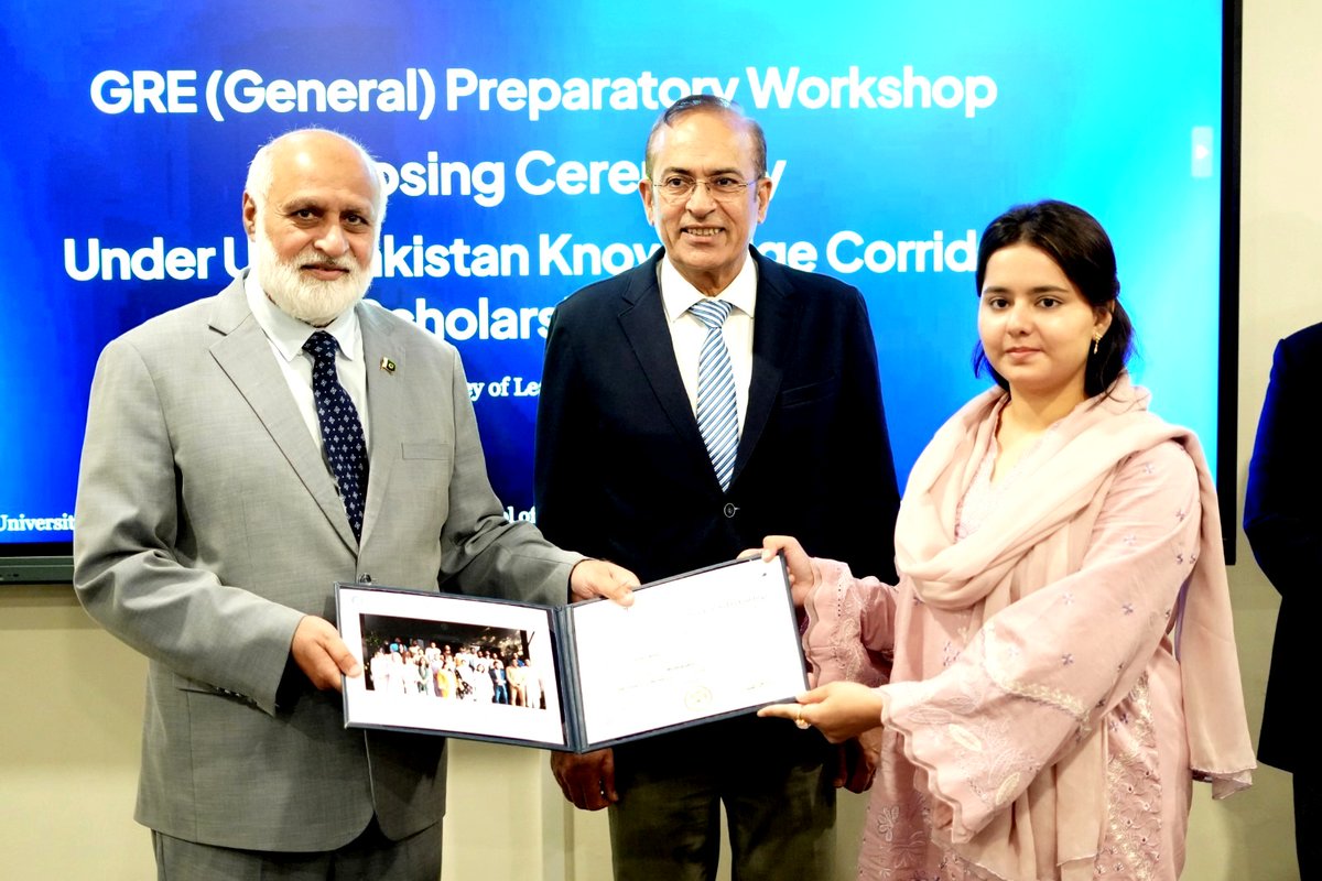 hecpkofficial's tweet photo. Chairman HEC Prof. Dr. Niaz Ahmad Akhtar, while addressing the certificate distribution ceremony of the GRE General Preparatory Workshop at NUST, Islamabad, highlighted the immense talent, capabilities, and potential of Pakistani youth to excel on national and Intl. platforms. https://t.co/WdBkyEWfG9