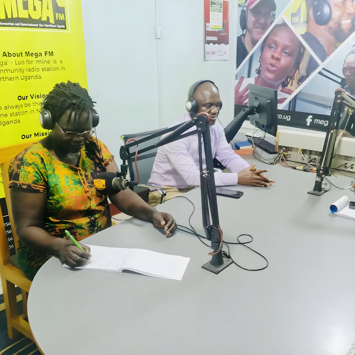 Bulamu_official's tweet photo. The PPH conversation is on air in Gulu. ποΈ
This #PPHAwarenessMonth, weβre taking the conversation to radio, helping communities understand postpartum hemorrhage, recognize the danger, and know why timely care matters.
π@MegafmGulu
β¨#BulamuCares #BulamuHealthcare https://t.co/7upbBCxhUV