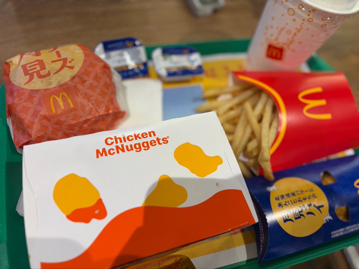 y_042o9's tweet photo. 何してても食べ物のことかお金のことばっか考えてる https://t.co/vAcvRvqc1o