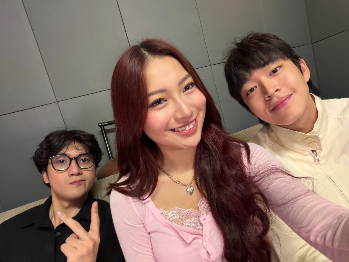 VivaOnePH's tweet photo. SAY CHEESE... ONE LAST TIME 

#DAPMissionAccomplished
#DatingAlysPerez
#DAPATHANGGANGDULO https://t.co/pZJByimLRO