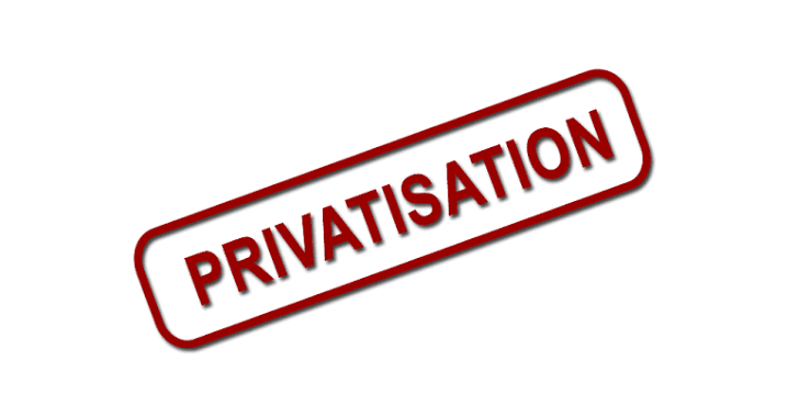 LouFrance75's tweet photo. Je propose la FERMETURE DÉFINITIVE DU NSP anciennement ENA car notre pays pond plus de fonctionnaires inutiles que de médecins.

Je propose un salaire à tous les fonctionnaires de 2 000 euros MAXIMUM et la fin des avantages en nature.

Il faut supprimer TOUS LES APPELS D'AIR AU FONCTIONNARIAT (comme aux migrants), les fonctionnaires étant des IMPRODUCTIFS.

Je propose la privatisation de toutes les administrations SAUF, police, gendarmerie, et médical (personnel SOIGNANT).

Je propose la fin d'une présidence de la république française. 

Je propose le non remplacement de 1 million de fonctionnaires.

Dans un pays informatisé les fonctionnaires se tournent les pouces si fort qu'ils choppent des ampoules mais il n'y a plus de toubib pour les soigner, les pauvres.

Je propose la fin de l'état dans le capital de la Poste et de EDF et la fin des privilèges des salariés d'EDF.

Si vous voyez d'autres économies à faire, n'hésitez pas à partager.