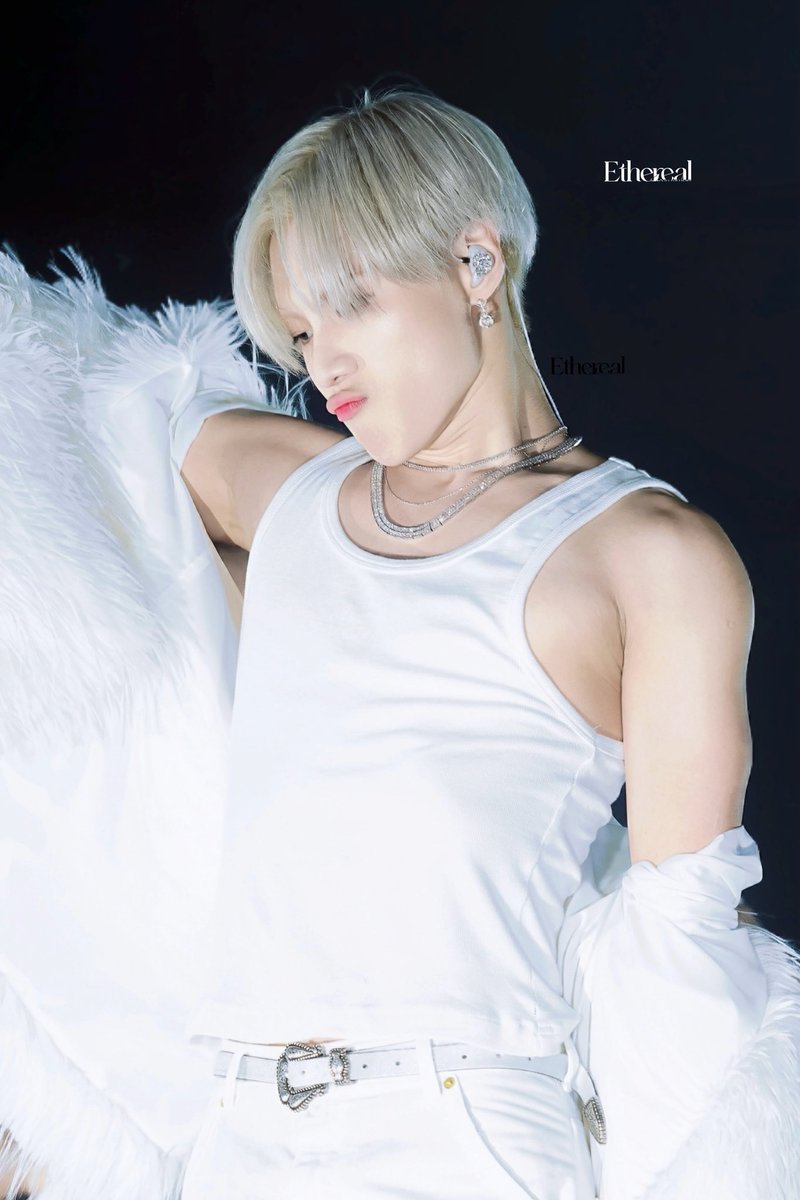 Ethereal_718's tweet photo. 260919 TAEMIN WORLD TOUR <LiMiNaL> in SEOUL

𝕲𝖔𝖔𝖊𝖞🪽🪽🪽

#태민 #TAEMIN #テミン #泰民
#TAEMIN_LiMiNaL https://t.co/8lBWJtrmkZ