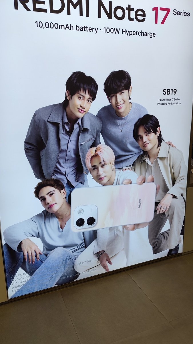 gwentealeaves's tweet photo. hehe hi boys 

nakakatuwa ung staff ng @Xiaomi_PH sa sm east ortigas bumili ako clear case para sa phone and na-excite sila na meron na ako nung model tapos tinanong pa shampoo ko para swertihin din daw sila haha

sabi ko maging fan lang ng @SB19Official 😂 

#SB19 #UySB19 https://t.co/8TrNTHWdsT