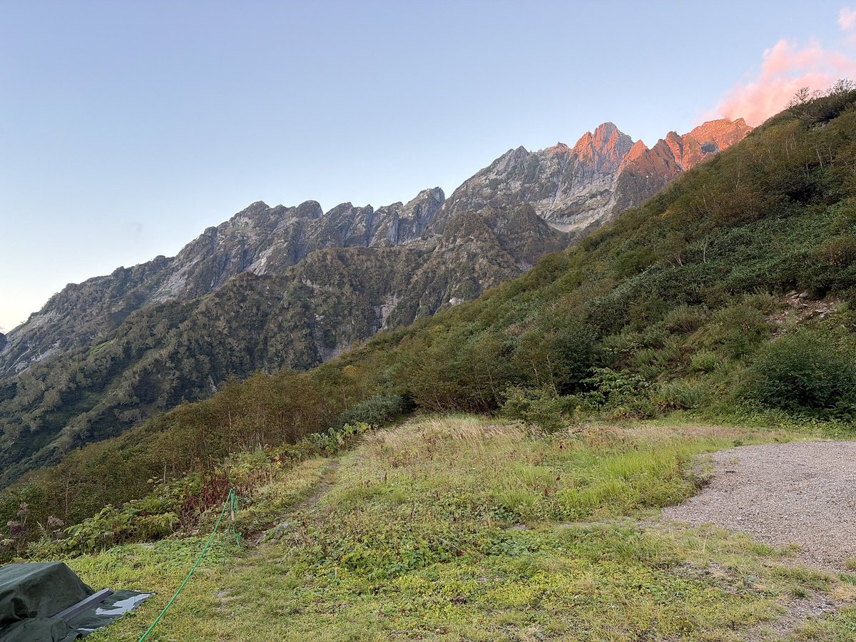 shige7973's tweet photo. 今日は朝方から9時頃までは綺麗に晴れ☀️
かねてより行きたかった池の平山北峰へ行って来た⛰️
懸垂下降と藪漕ぎ、ルーファイも中々の難度。
達成感あったわ✌️ https://t.co/JEA5BGPEhe