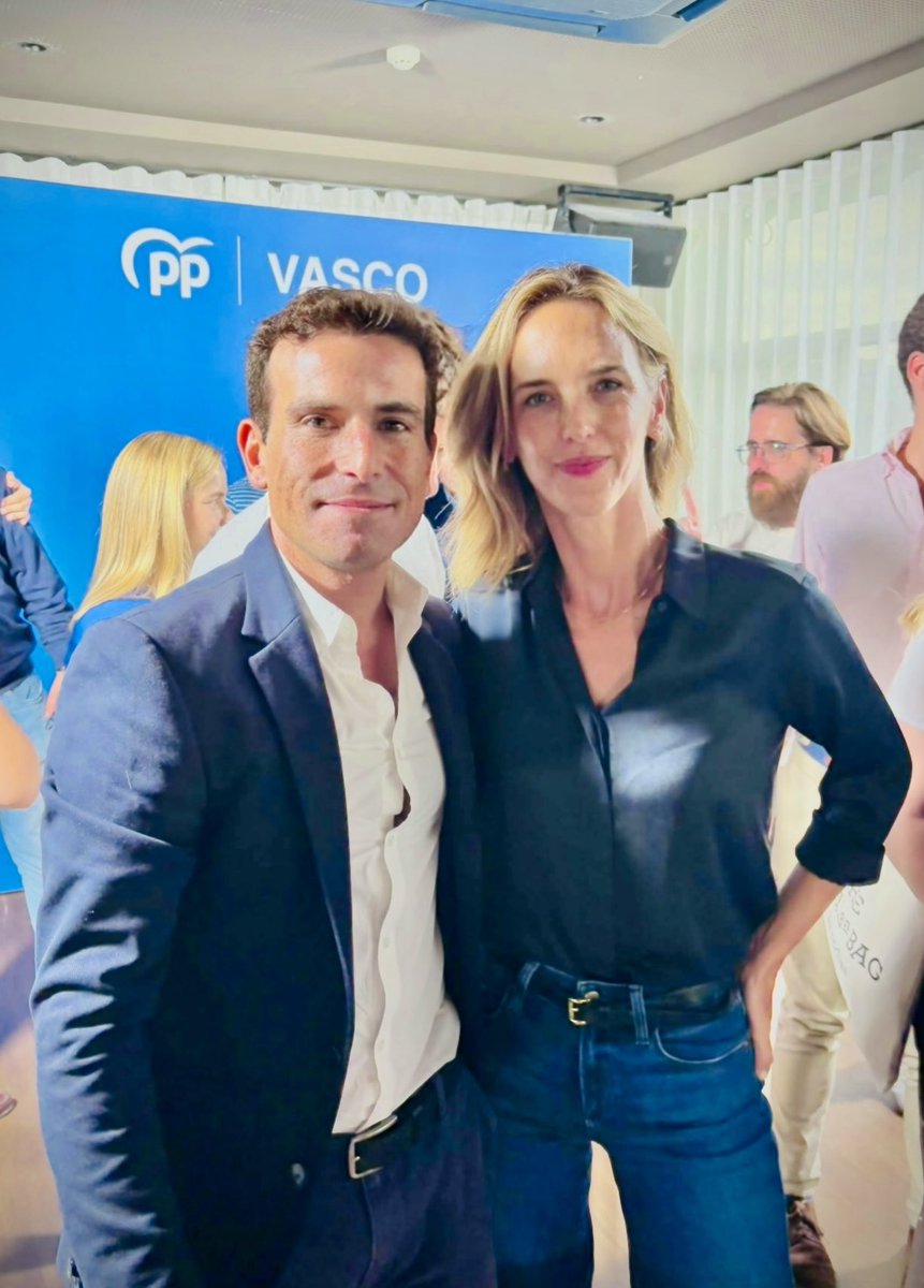 carlosdavidgf's tweet photo. Vamos a defender la integridad territorial de España allí donde sea atacada.

En Ceuta, en Melilla, en Canarias, en el País Vasco, en Cataluña y en cualquier lugar de España, siempre.

Juntos, nadie nos va a vencer jamás. https://t.co/w8tMnIZyIE