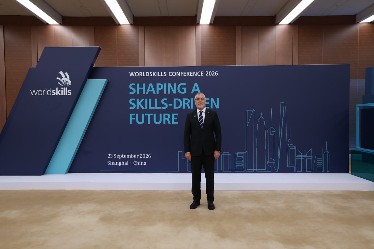 isikhanvedat's tweet photo. 2026 Dünya Beceriler Zirvesi Bakanlar Konferansı açılış oturumunda katılımcı bakanlar ile ev sahibi Çin Halk Cumhuriyeti Başbakanı Sayın Li Qiang ile Malezya Başbakanı Sayın Enver İbrahim’in hitaplarını dinledik. 
 
İşgücümüzü günümüz ve geleceğin becerilerine hazırlamak için Zirve boyunca görüş alışverişinde bulunacak, 48. Dünya Beceriler Yarışmasına katılan takımların rekabetine tanıklık ederek heyecanlarına ortak olacağız. 
 
#WorldSkillsShanghai2026