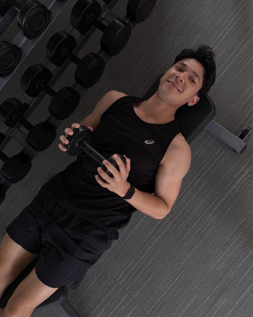yuiiyzq's tweet photo. สารวัตรเพิวออกมายกเวทกับเพื่อนนายร้อยรุ่นเดียวกัน วันนี้เป็น cheast day คุนบี๋บอกว่าไม่ไหวหรอกคุน เค้าขอไปคลาสพีลาทีสกับเพื่อนแล้วกันและเดี๋ยวขอแวะไปลองมัจฉะร้านใหม่ของรุ่นน้องนิดหน่อย ตอนบ่ายคุนค่อยมารับไปกิน brunch ที่ร้านแถวหลังสวนด้วยกันเนอะ ตามนี้ ๆ 

#นายหัวของพวกเรา https://t.co/YAb8zGv5FH