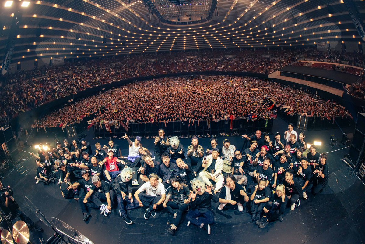 xmas_no's tweet photo. みなーーーーーさん、
【ZASSO.~アメ村えれふぁんと15周年~】@大阪城ホール

ありがとうございましたー🙏
この景色を僕たちと一緒に作ってくれて、本当に感謝です。

これだけは言わしてください。
どう見ても、この背中は泣いてないからww
むちゃくちゃハッピーに笑ろてたんや‼️ https://t.co/ZbJGVWjLBu