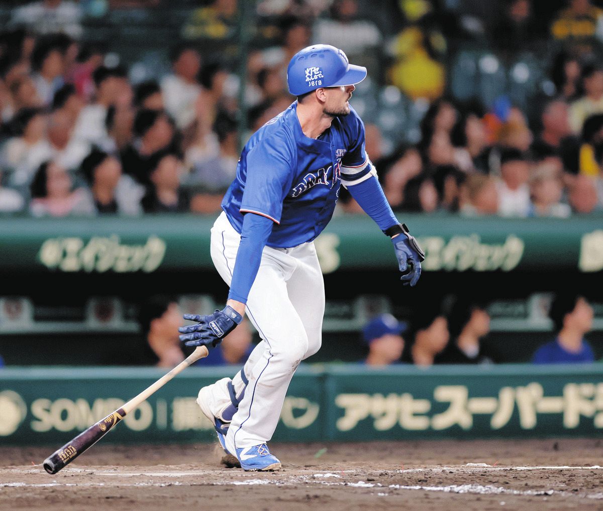 chuspodragons's tweet photo. 編集部の女性スタッフが選ぶ！☆ミ
今季ここまでの推しホームラン集!!⚾

村松開人選手https://t.co/10AXWtWBm3
石川昂弥選手https://t.co/VIF7FRturj
鵜飼航丞選手https://t.co/LGlbFcvcYg
阿部寿樹選手https://t.co/08TF56k2wZ
細川成也選手https://t.co/Ag2YuVz3lG
サノー選手https://t.co/VnaaNHKYuT
マラー選手https://t.co/e1XeHtammm