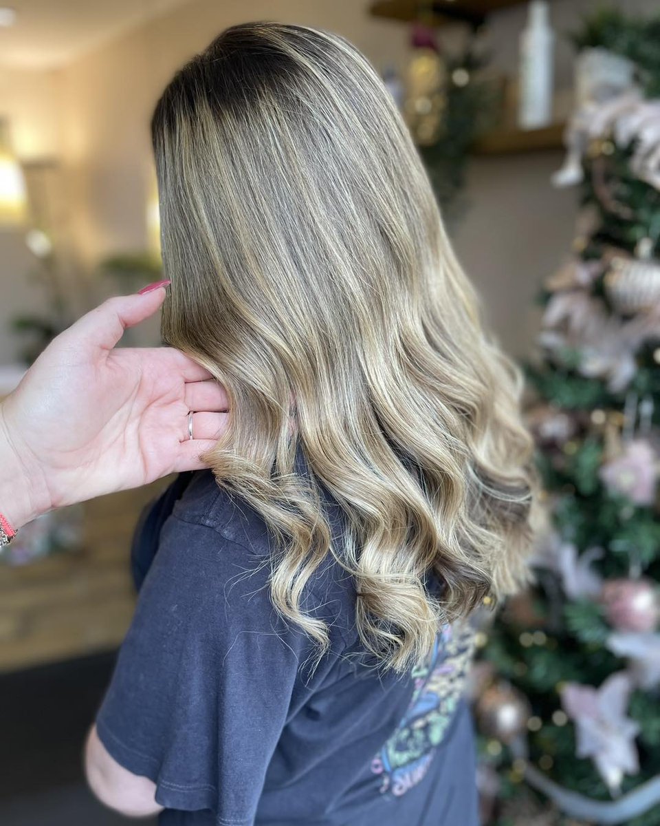 ShantellCioxdj's tweet photo. Colour or foil /Bayalage appointment has come available with steph on Saturday 15th
2. 30
If anyone is interested message to book https://t.co/rVc1kDCqrd