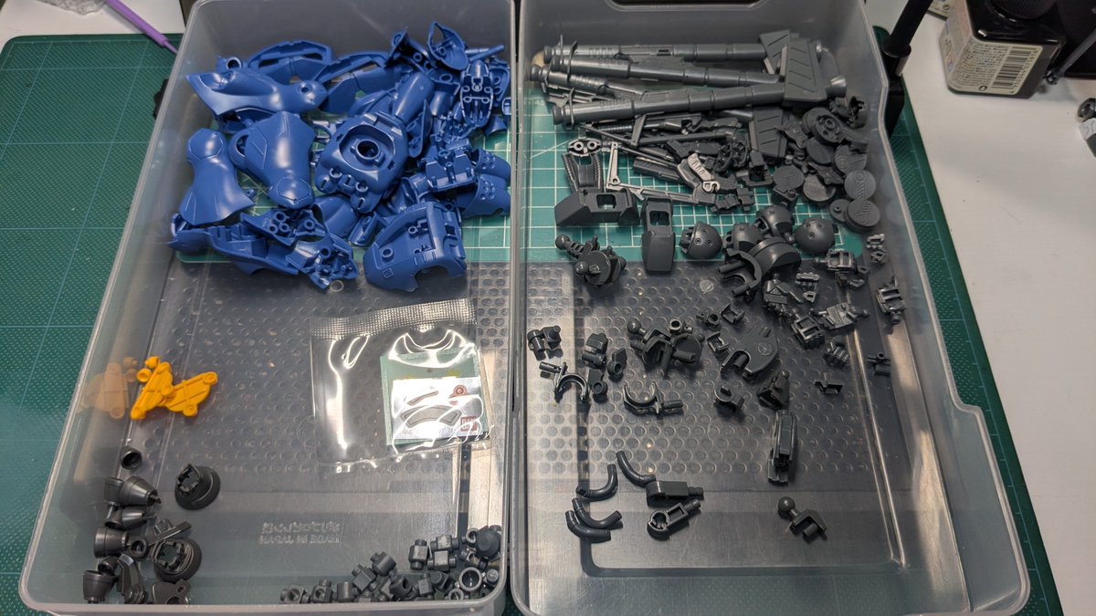 HEXallescape's tweet photo. HGケンプファー
説明書禁止縛りで作る😀
#ガンプラ
#組立説明書禁止縛り https://t.co/5NmopjGqJU