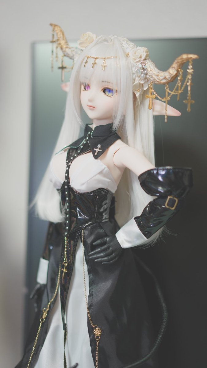 Astlute's tweet photo. ドールショウの戦利品
BelleMaPoupeeさんのシスター衣装 https://t.co/FLHqS6S3fH