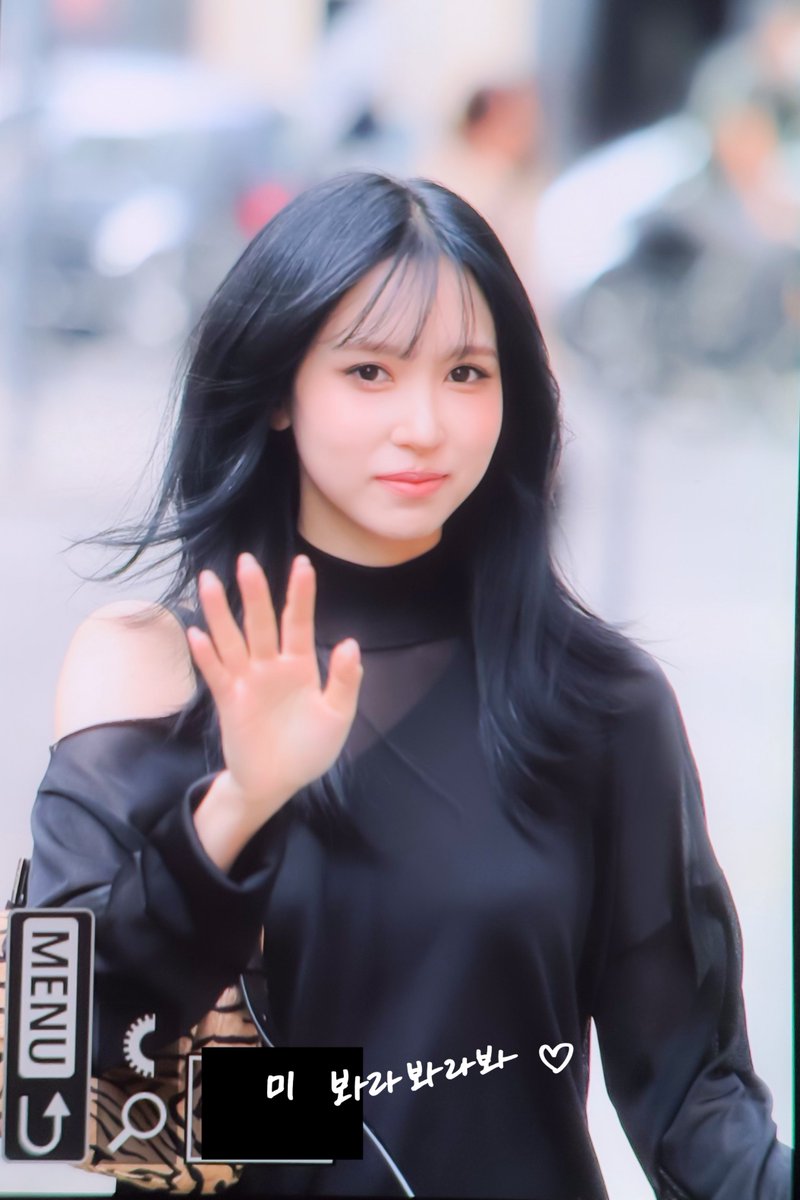 LookAtMi324's tweet photo. 260923 Fendi
์๋ป๐ฅน
#FENDIxMINA #FENDISS27 #TWICE #ํธ์์ด์ค #๋ฏธ๋ #ใใ https://t.co/Q4EOVrZQUh