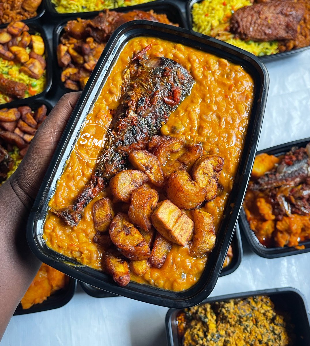 SisiSimifoodies's tweet photo. What will be available tomorrow 

Chicken rice with Turkey 11,500
Stir-fry Spaghetti with  Chicken 9,500
Jollof rice with Turkey 10,000
Beans Porridge with Fish 6,500
Moimoi 750
Every food-pack  comes with plantain, a bottle of Zobo . Kindly send a Dm to get place your order. https://t.co/EwzZg4fvYL