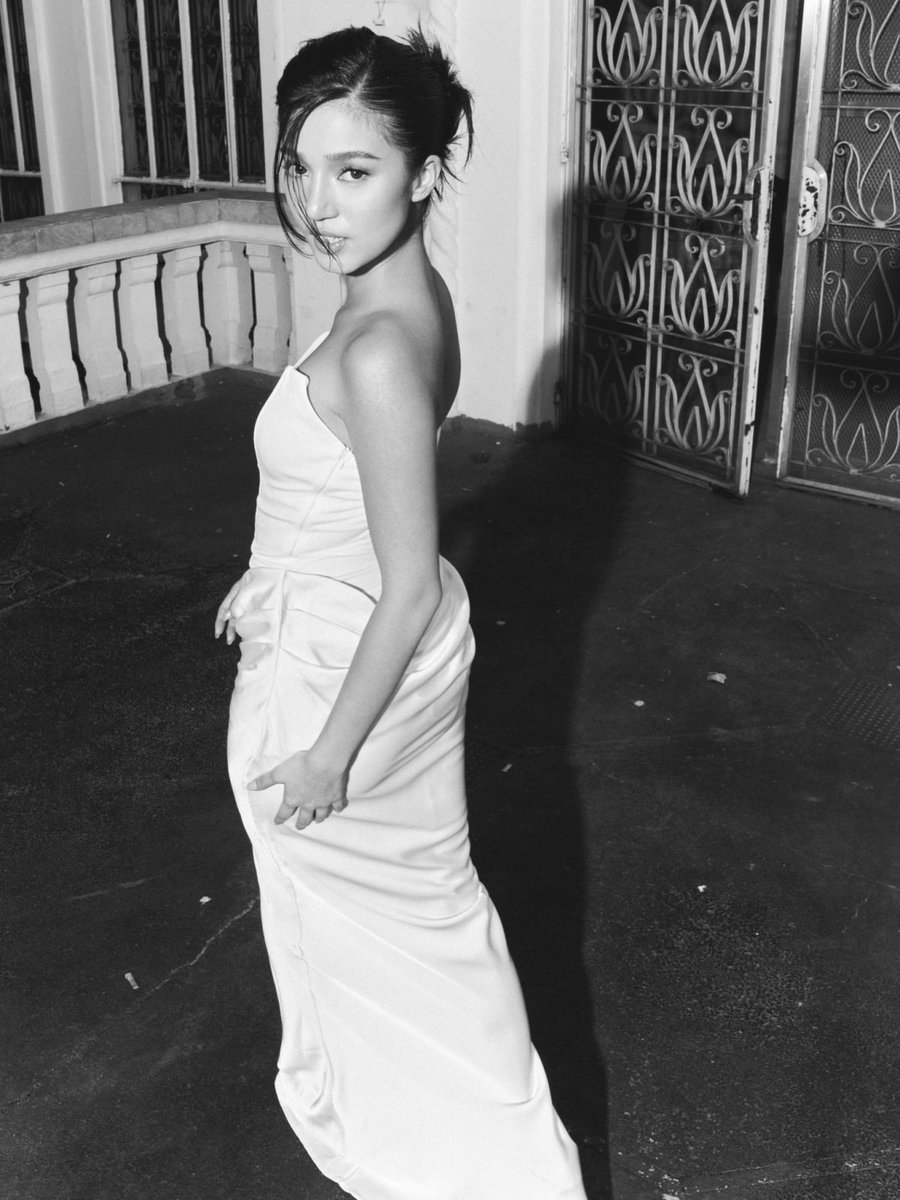 PilipinasToday_'s tweet photo. BELLE IS SERVING AGAIN ❤️‍🔥❤️‍🔥❤️‍🔥

Kapansin-pansin ang ‘elegant’ look ng aktres na si Belle Mariano sa ipinost nitong mga litrato sa instagram kamakailan lang matapos dumalo sa isang brand event.

“After hours✨❣️”, saad pa ni Belle.

(📸:belle_mariano/Instagram)

#PilipinasToday
#BelleMariano
#Instagram