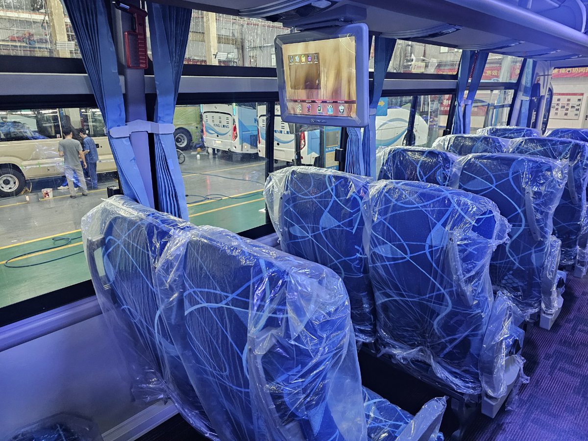 HanlinkTanzania's tweet photo. Move More. Travel Better. Choose King Long. 🚌

Built for comfort, reliability, and dependable performance, King Long buses are ready to keep your passengers moving safely and efficiently.

📩 DM us today!
#KingLong #KingLongBuses #Buses #PassengerTransport #KingLongTanzania https://t.co/7ZqA6fb16l
