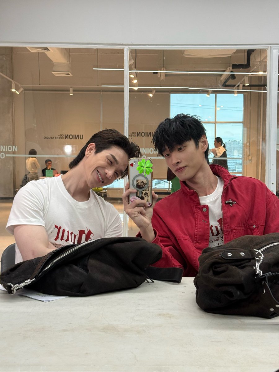 Bossptk's tweet photo. เย็นนี้เจอกันนะจ๊ะ

#bosstong 
#NourTheSeries https://t.co/odE14dyvCW