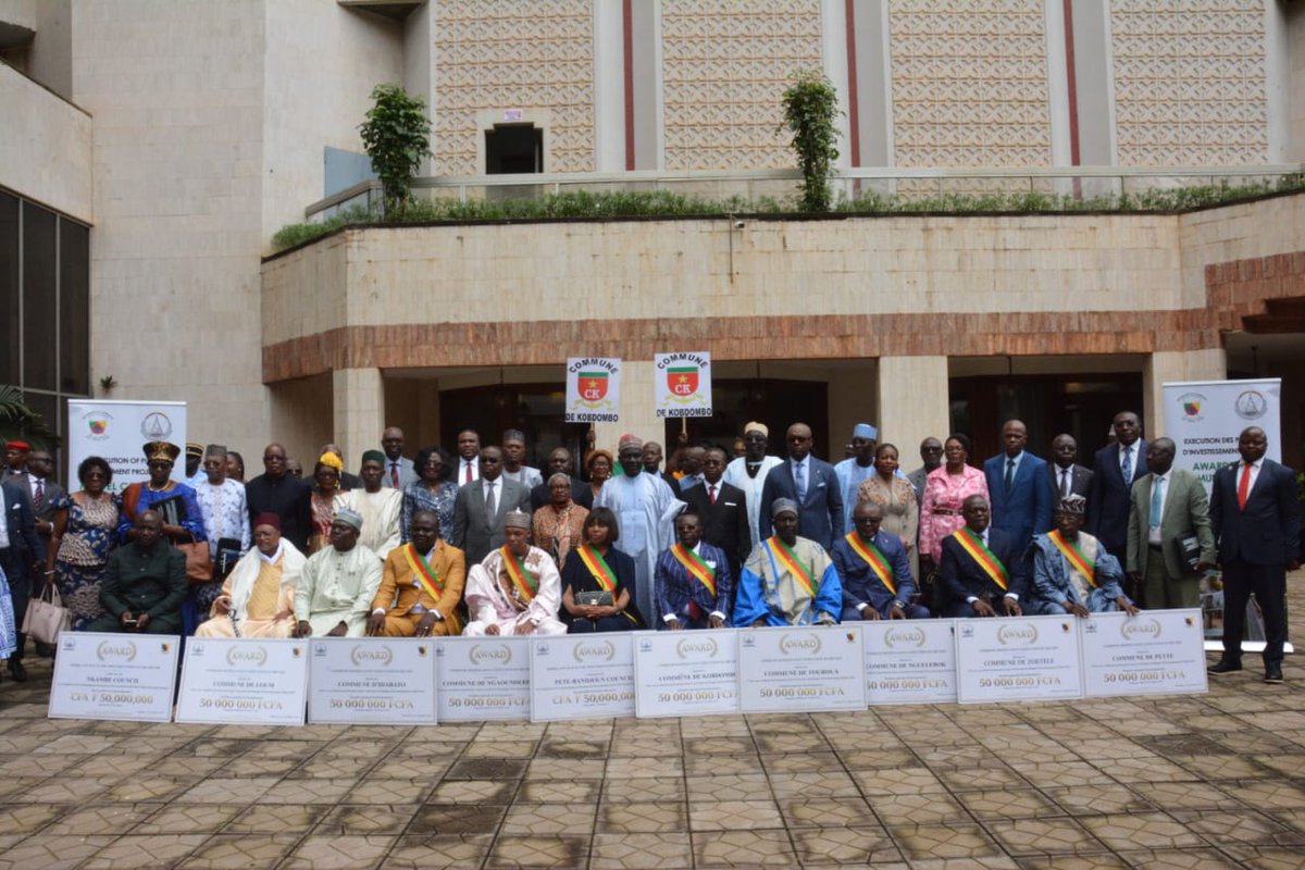 minepat237's tweet photo. Chacune des communes a reçu 50 millions FCFA. 
#Ngaoundéré III -Adamaoua #Kobdombo – Centre #Nguelebok – Est #Petté - Extrême-Nord #Loum – Littoral #Touroua – Nord #Nkambé – Nord-Ouest #Peté-Bandjoun – Ouest #Zoétélé – Sud #Idabato – Sud-Ouest.

#InvestissementPublic #MINEPAT https://t.co/5fQu6BQZLU