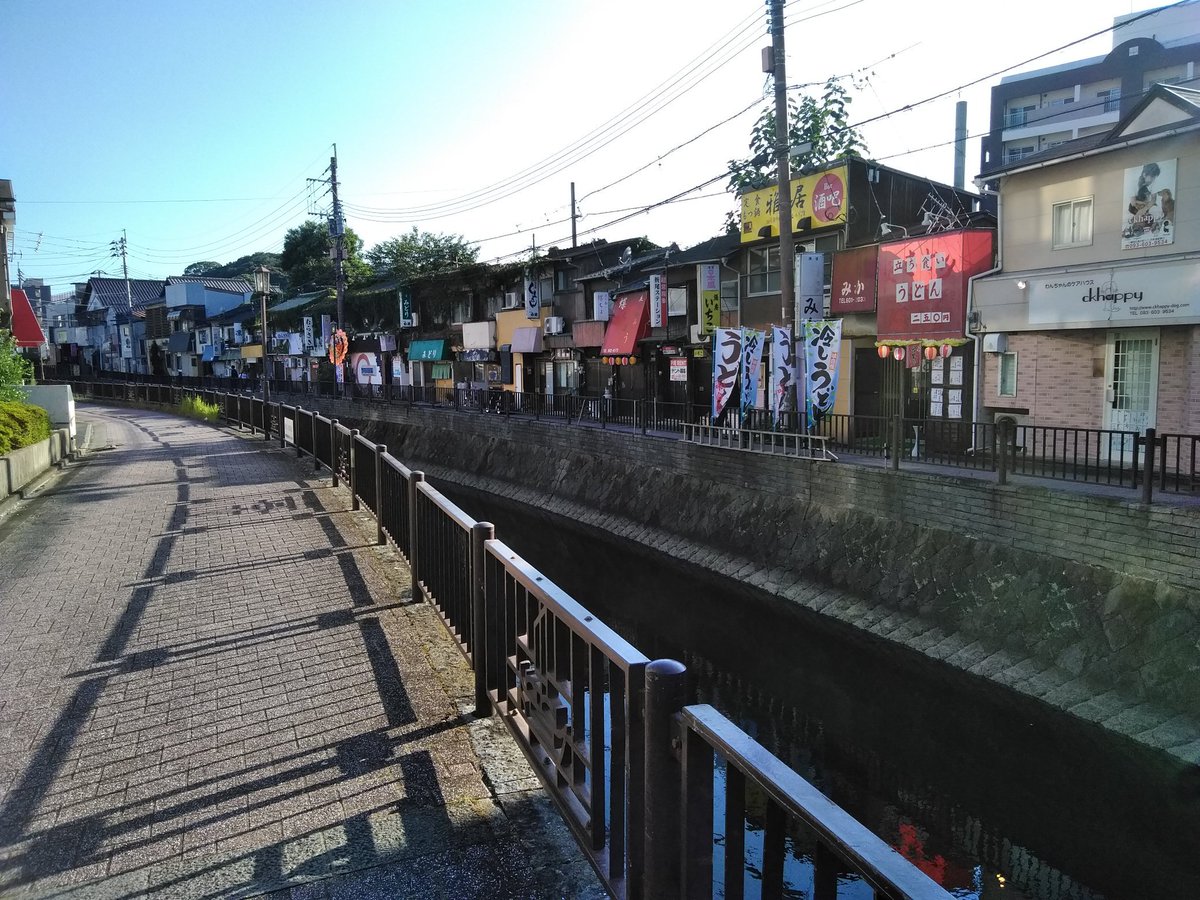 HAKATAmon2468's tweet photo. いつかの北九州折尾
この風景が消滅したのは凄く悲しいんよな https://t.co/EeSEP05SWx
