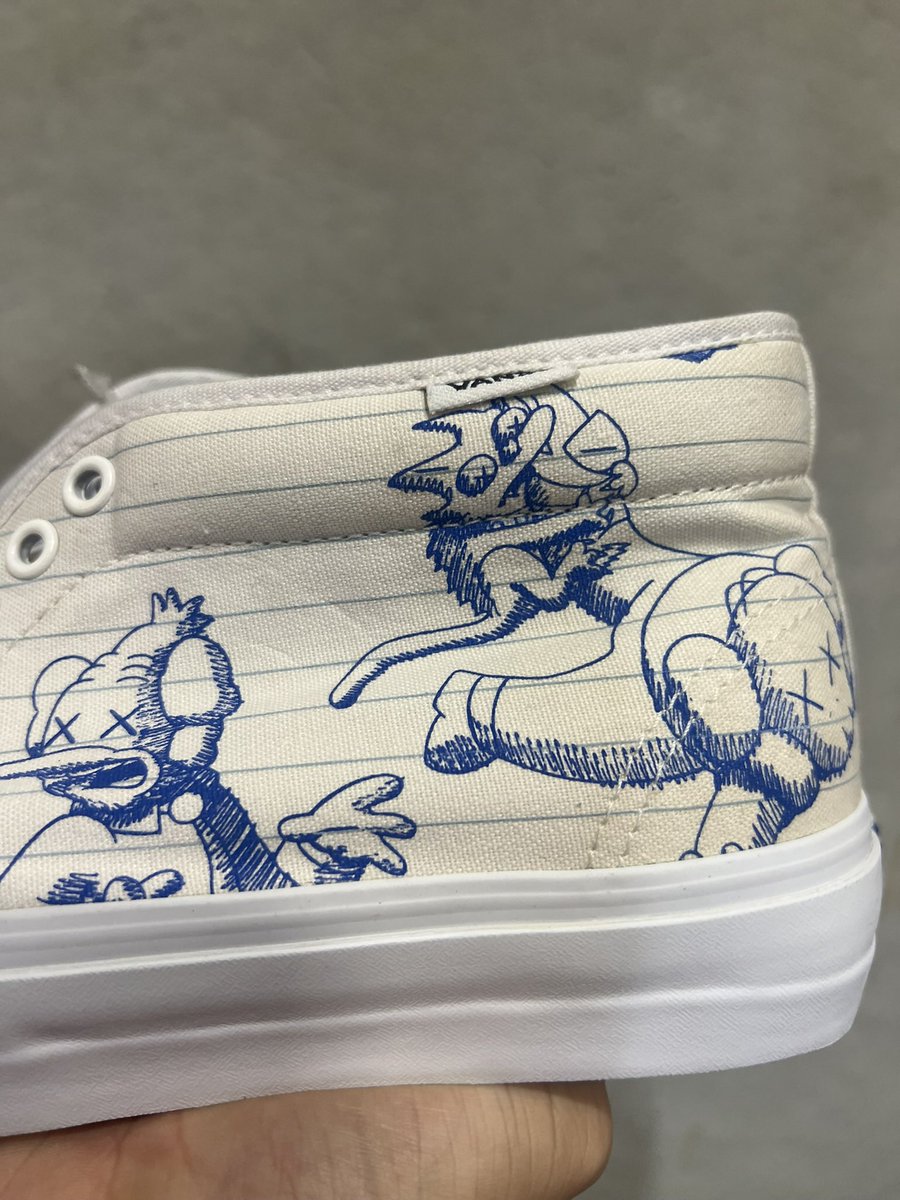 oly2dope's tweet photo. 😵 #Kaws https://t.co/JbasuadbCj