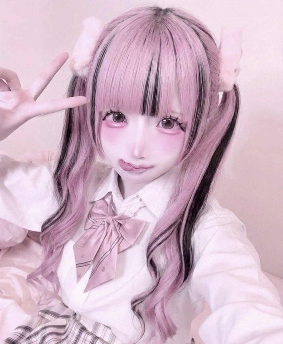 piyo_kich's tweet photo. 通信JKのコスプレ https://t.co/Em7W2veWl3