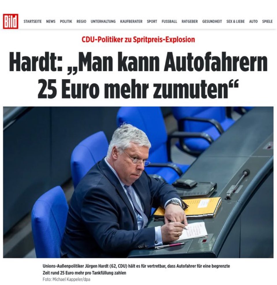 piet_privat's tweet photo. Man kann Politikern 40% weniger Diäten zumuten. https://t.co/yLoi9cOGeb