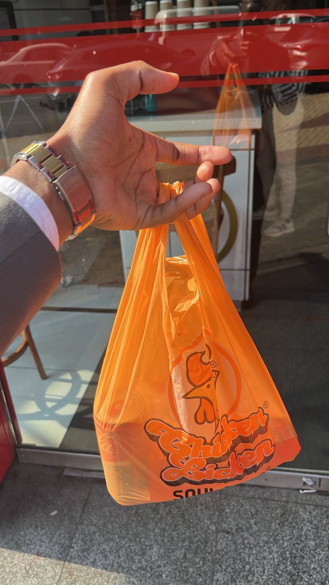 AdvKindness's tweet photo. As Kim’s new bestie, I woke up and got the closest thing we have to Nobu for breakfast — CHICKEN LICKEN. 😁💎 https://t.co/ffrOzoBZ2R