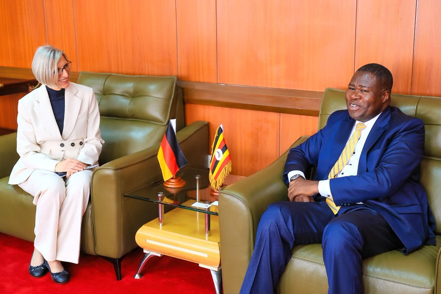pwatchug's tweet photo. 🇺🇬 “𝐖𝐄 𝐖𝐈𝐋𝐋 𝐋𝐄𝐀𝐑𝐍 𝐀𝐍𝐃 𝐔𝐍𝐋𝐄𝐀𝐑𝐍”

Speaker Jacob Marksons Oboth yesterday announced plans to revive the Institute of Parliamentary Studies, which was formally closed in 2021.

“Through cooperation with the German Parliament, we will learn and unlearn, adopt best practices and strengthen parliamentary diplomacy,” Oboth said.

A planned agreement would support expert training, study visits and exchanges between the two legislatures.

Photo: @Parliament_Ug