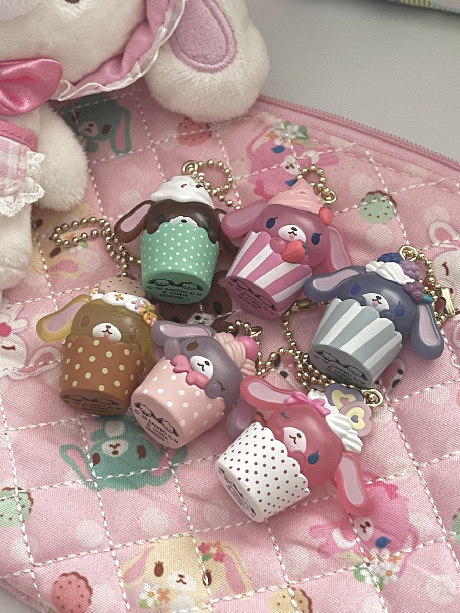 g1vn0s's tweet photo. シュガバニのかわいいカップケーキゲットしたよ🧁🎀 https://t.co/m84wTGJON8