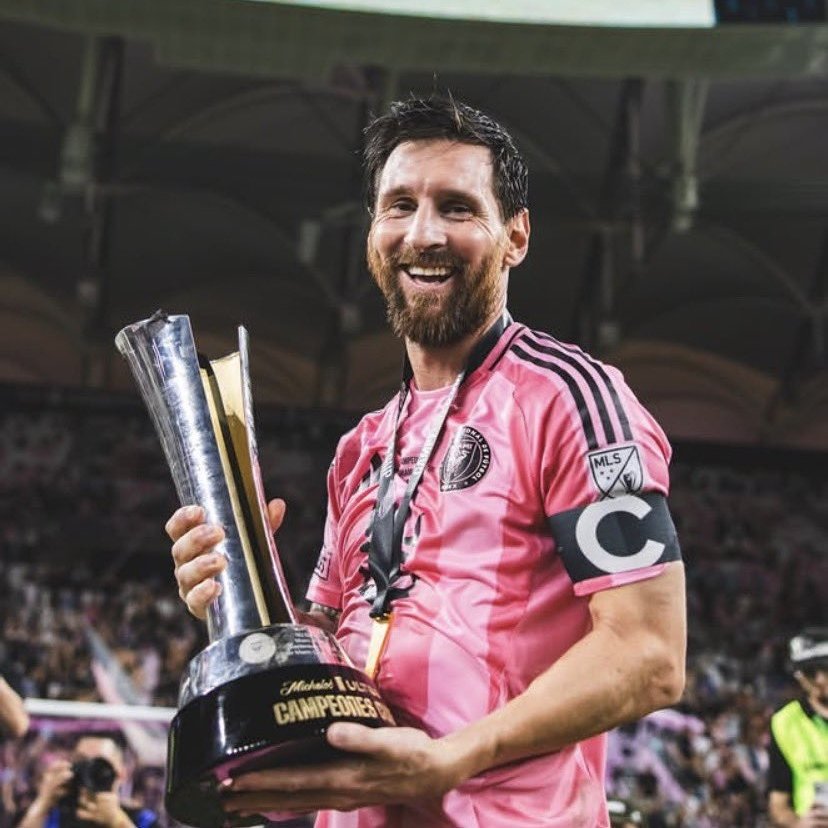fcbfn_live's tweet photo. 🚨 DID YOU KNOW: If Messi didn’t exist, Dani Alves would be the most decorated player in football history. 😭🐐🏆 https://t.co/jBkTZG4rl2