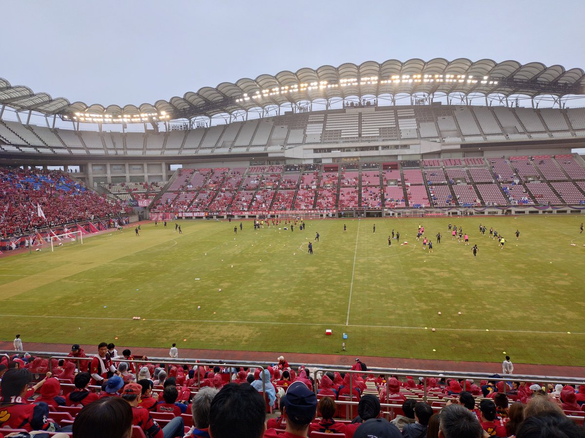 yusakls's tweet photo. 元々カシマスタジアムは芝のコンディション良くないけど
この夏は雨の影響か来る度に悪くなってるな

最近は日照時間も少ないとはいえ、今日は酷すぎる🥺 https://t.co/ep7dIxbALe