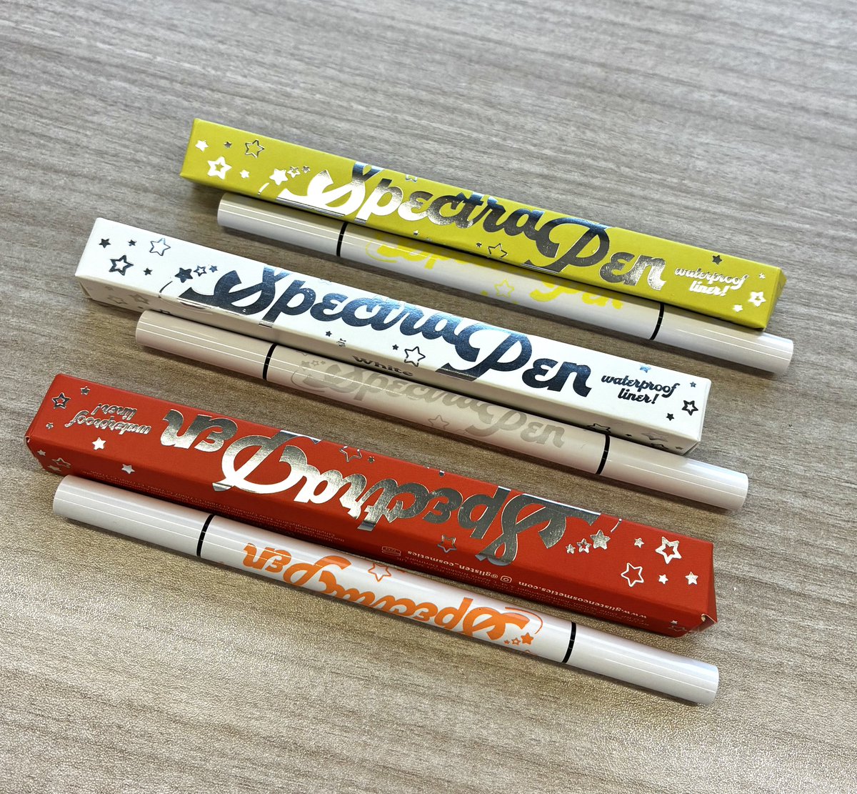 harapeko_hamuol's tweet photo. 星のアイライナー買ったよ！！Glisten CosmeticsのSpectra Penってやつ！！めっちゃかわいいー‼️✨🌟✨
異常成人女性と呼ばれてもいいからこれで毎日出勤したいよ！！！！！ https://t.co/KUYeq1z7ib